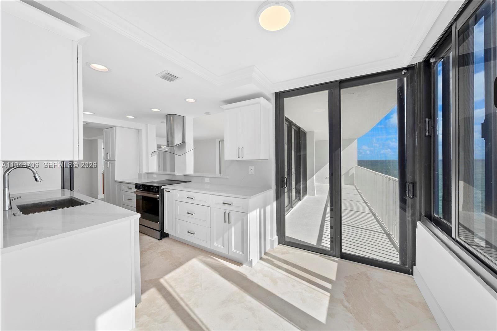 South Palm Beach Condo: 3590 South Ocean Boulevard