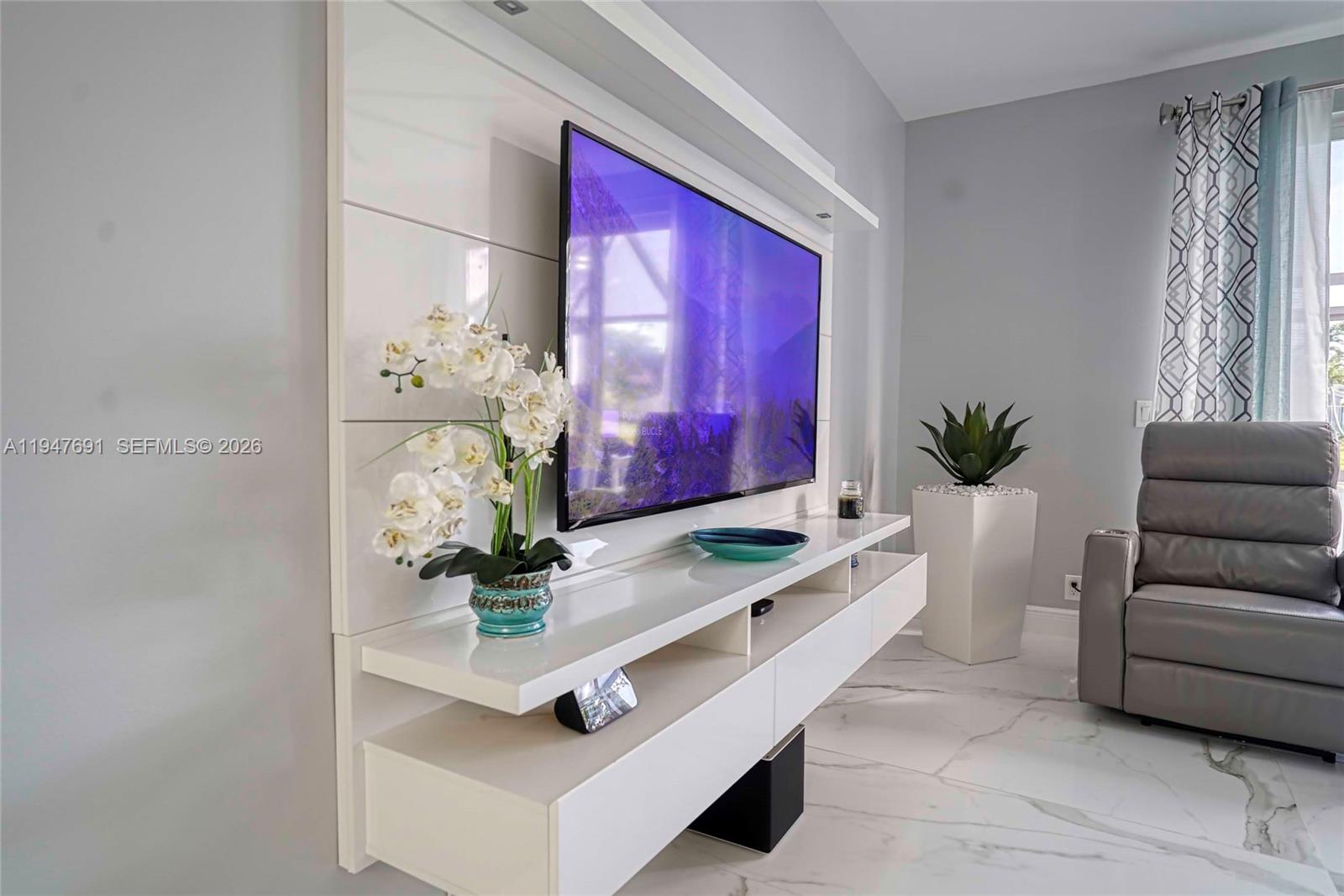 Weston Condo: 1261 Presidio Drive