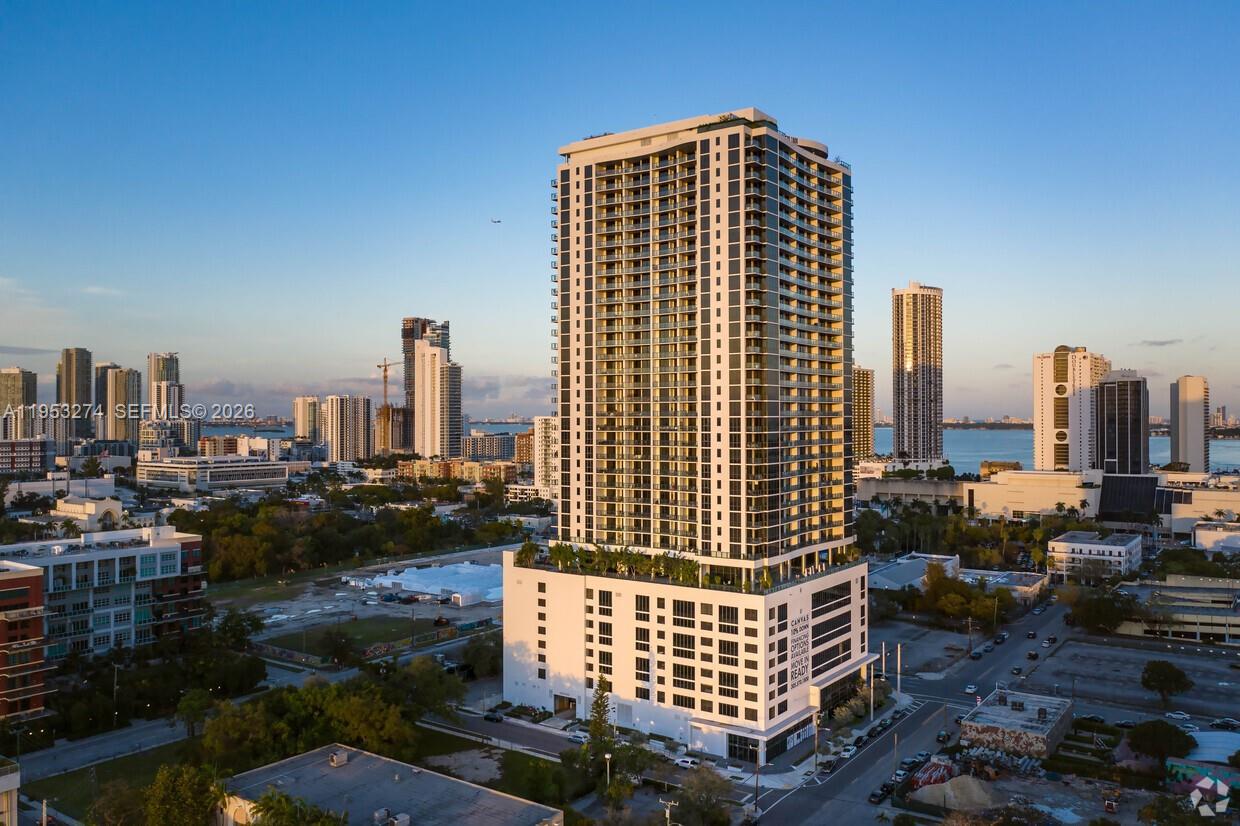Miami Condo: 1600 Northeast 1st Avenue