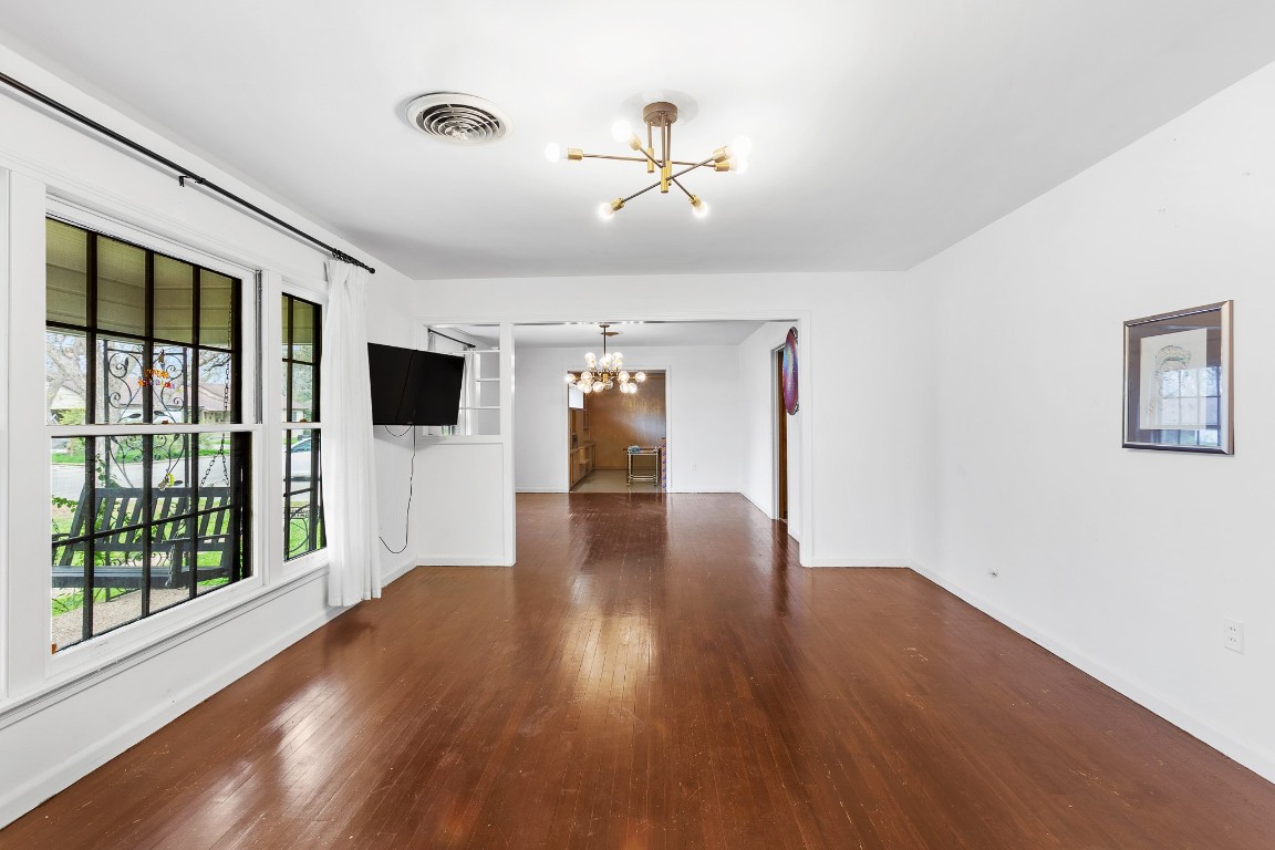 Seguin Condo: 803 Peach Street