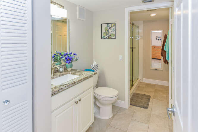 Jupiter Condo: 353 Highway 1