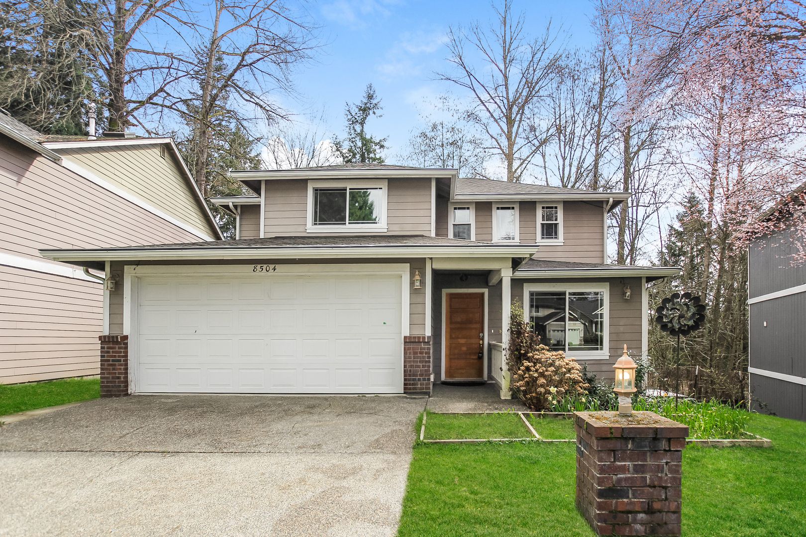 Puyallup House: 8504 130th St E,