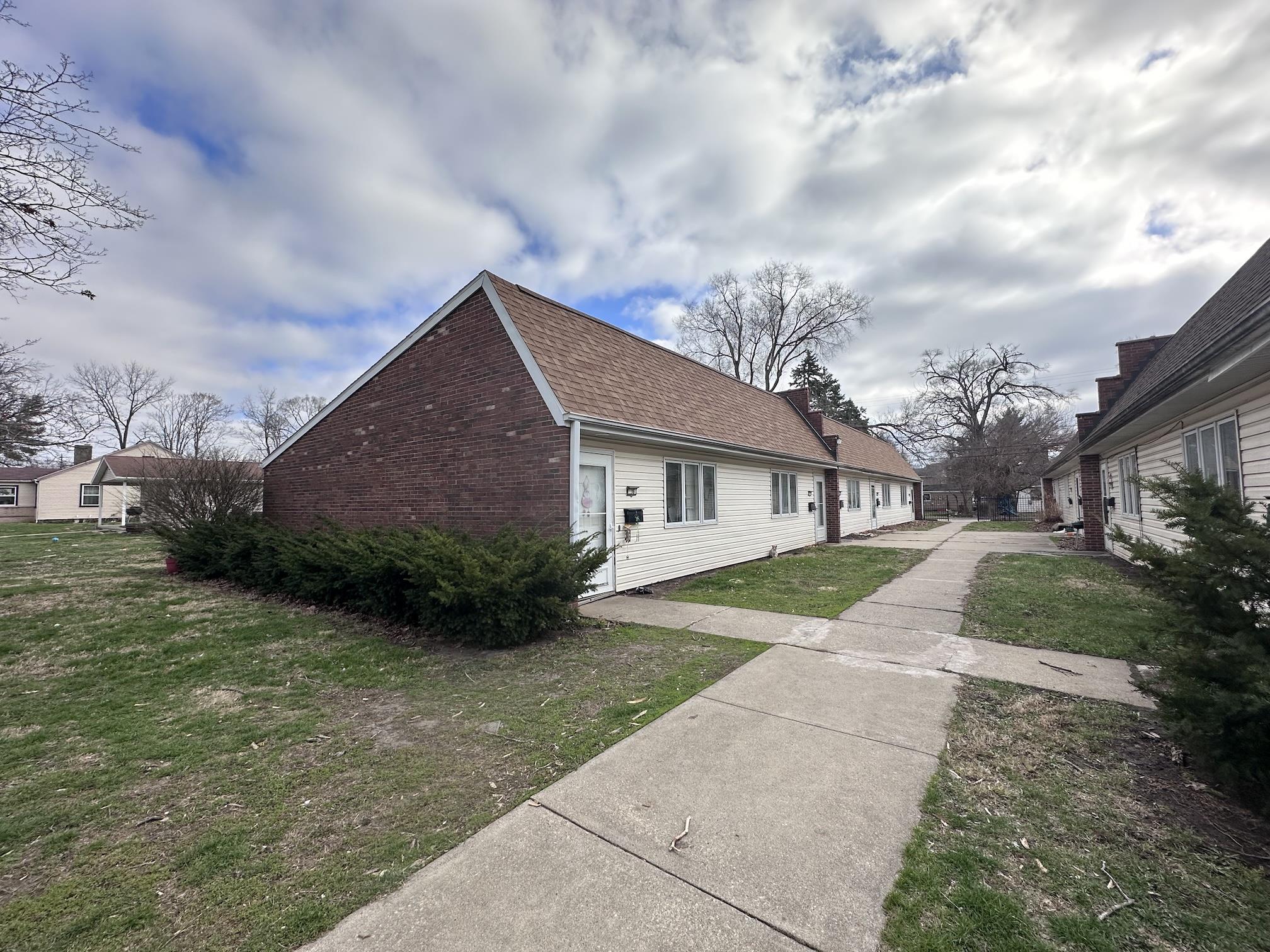 Danville House: 1005-9 Oak