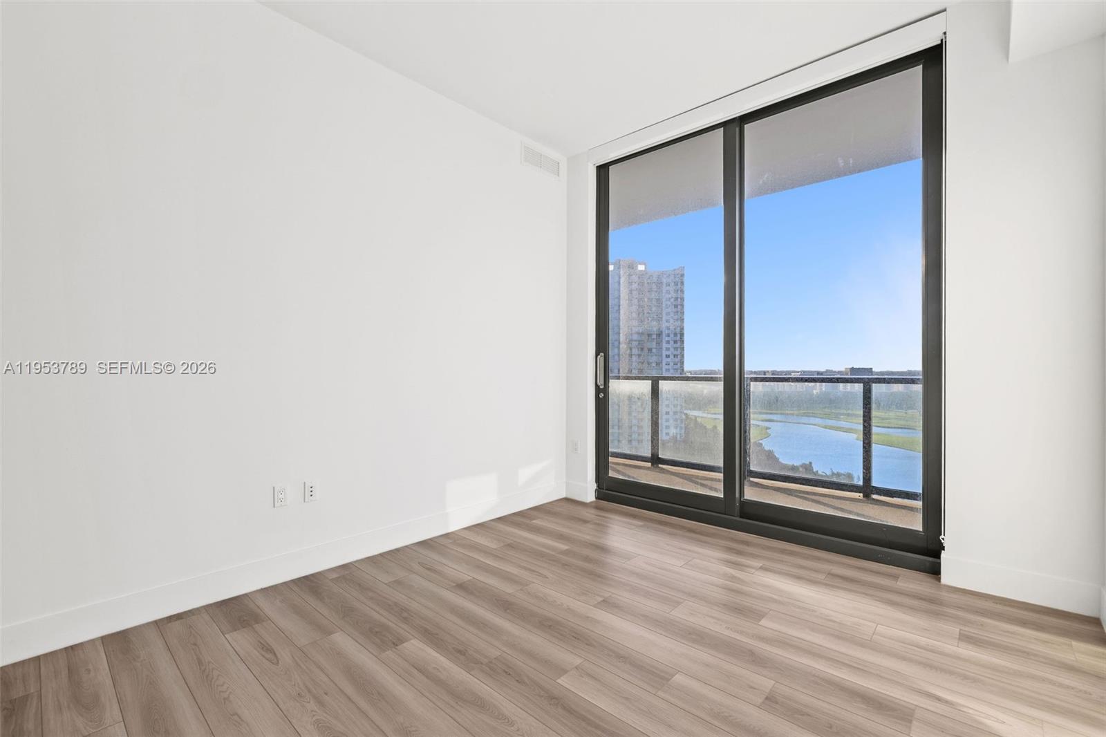 Hallandale Beach Condo: 101 Diplomat Parkway