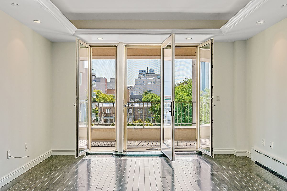 Astoria Condo: 30-11 21st St #4B
