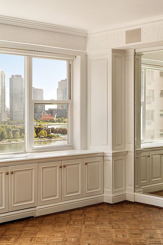 New York Condo: 50 Sutton Pl S