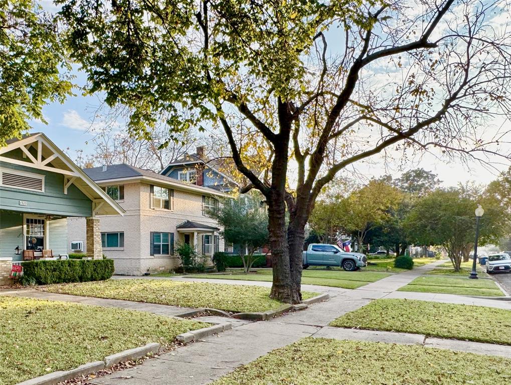 Dallas Condo: 4916 Worth Street