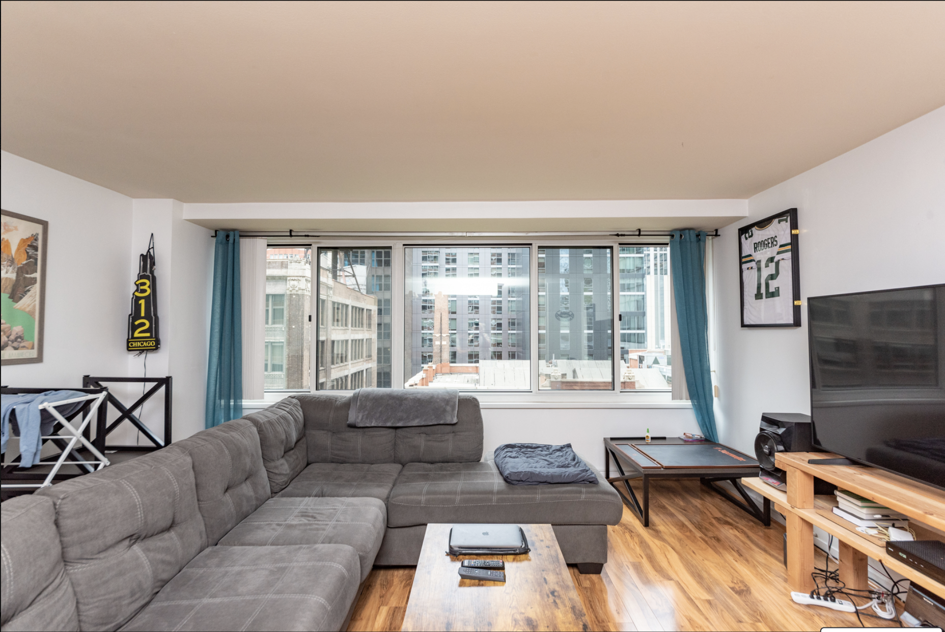 Chicago Condo: 211 East Ohio Street