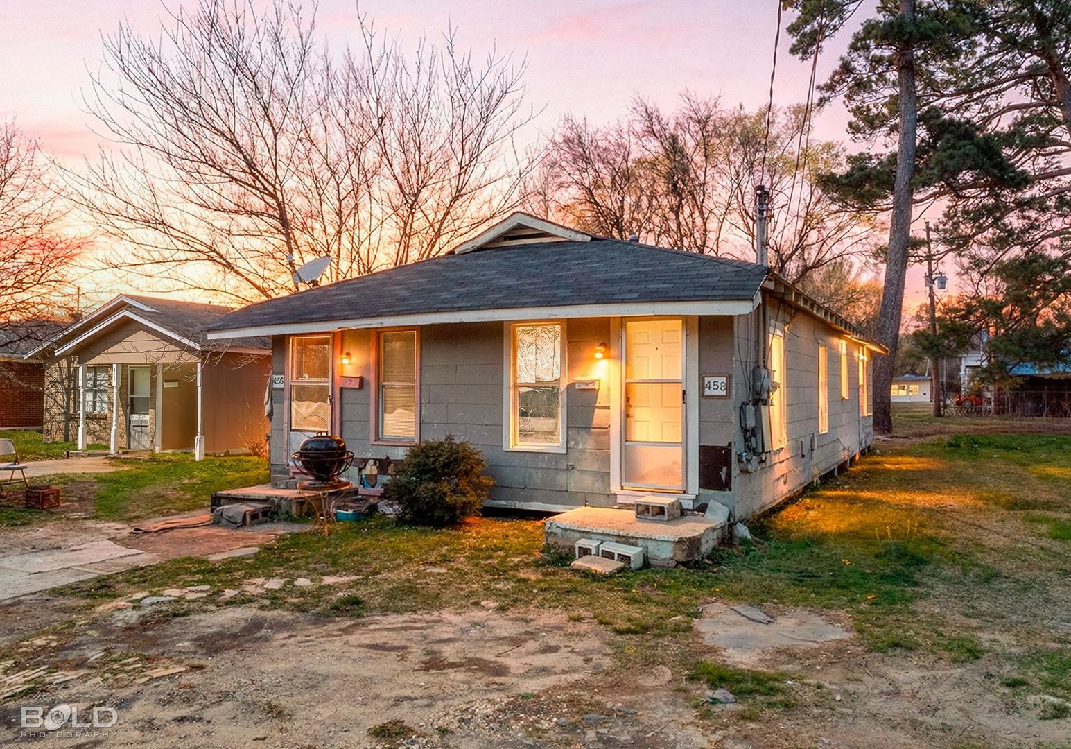 Shreveport House: 458 E 71st St