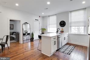 Philadelphia Townhome: 700 S 2nd St