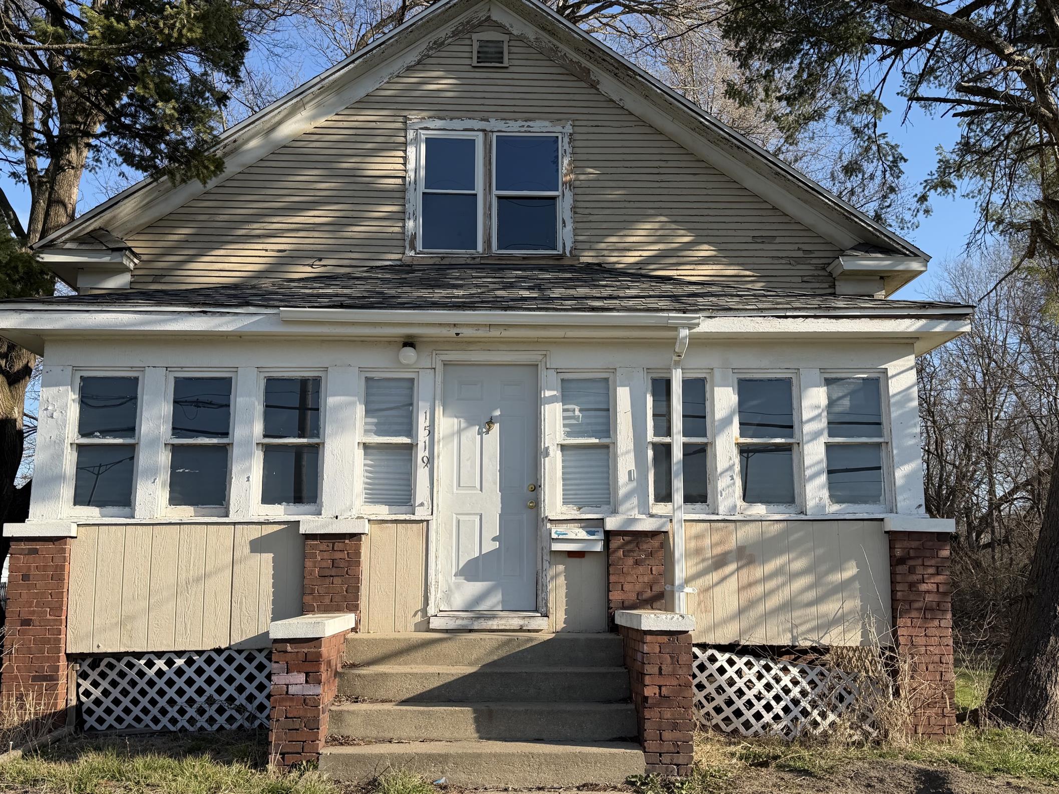 Danville House: 1519 Fairchild