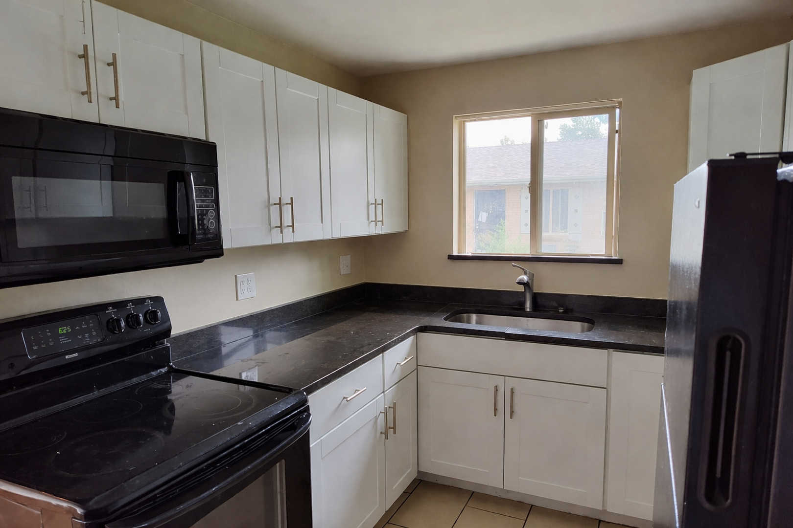 Lakewood Apartment: 1427 Otis St