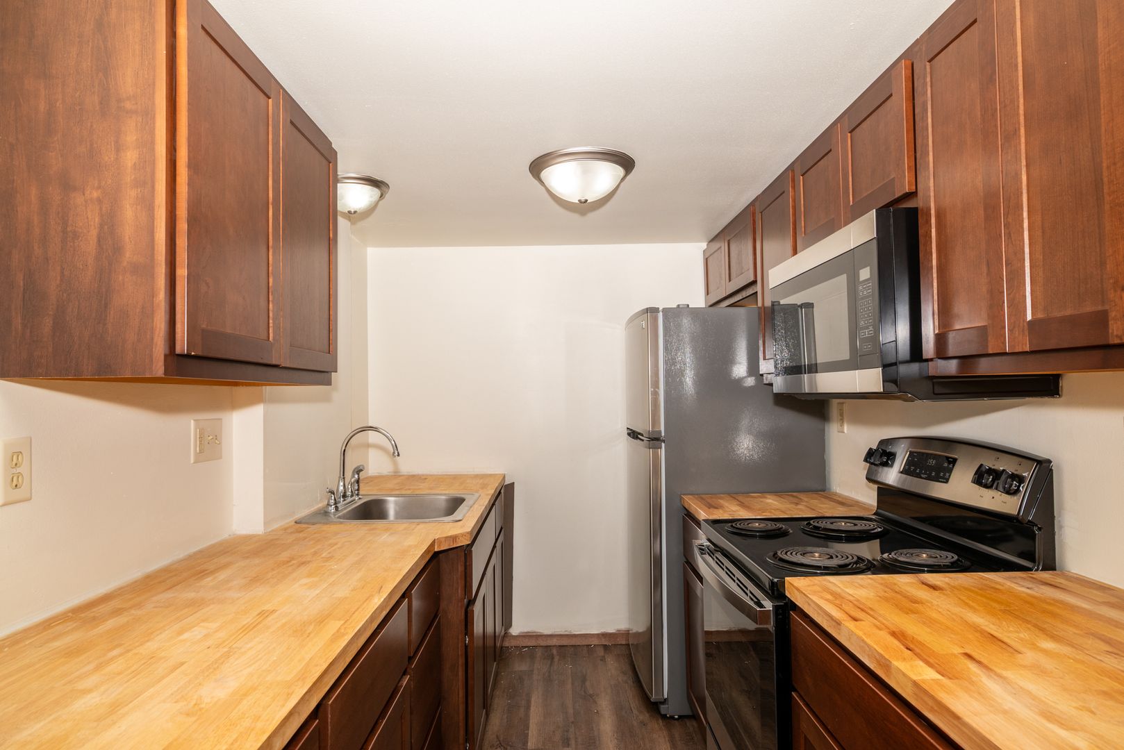 BARABOO Apartment: 201 1ST Ave