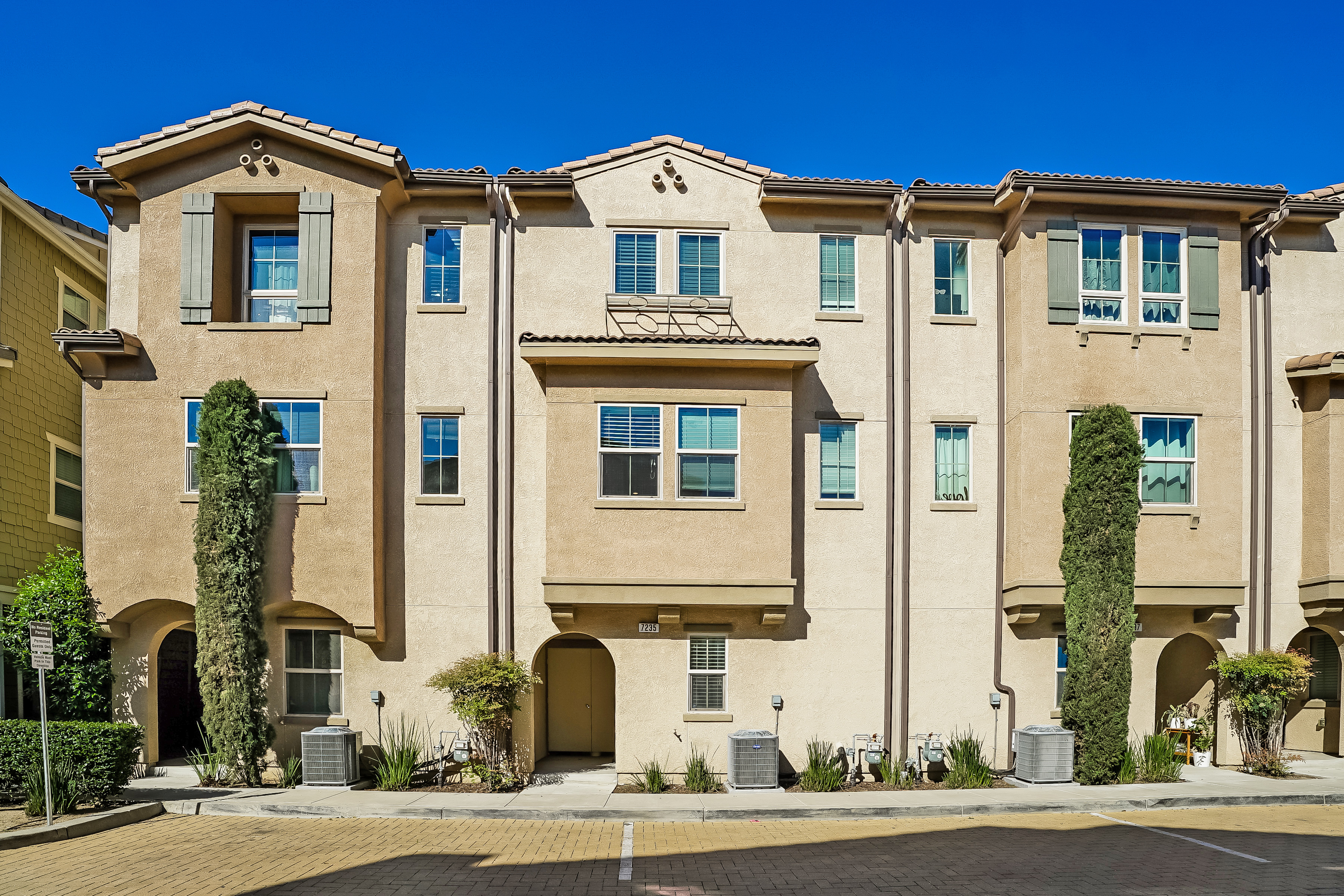 Van Nuys House: 7235 N Cedar Rd.