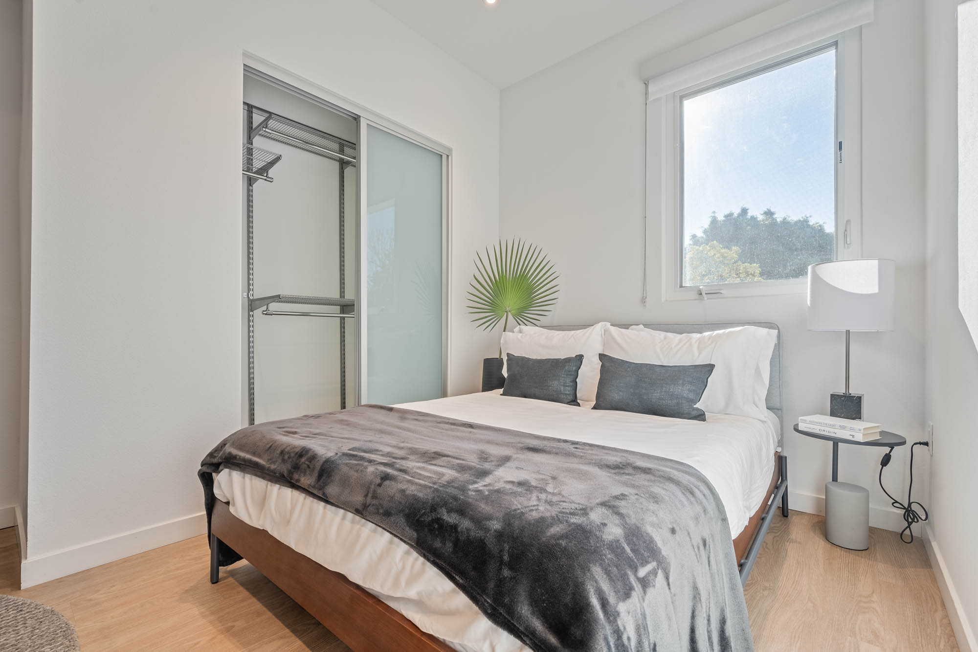 Los Angeles Apartment: 8820 Belford Ave