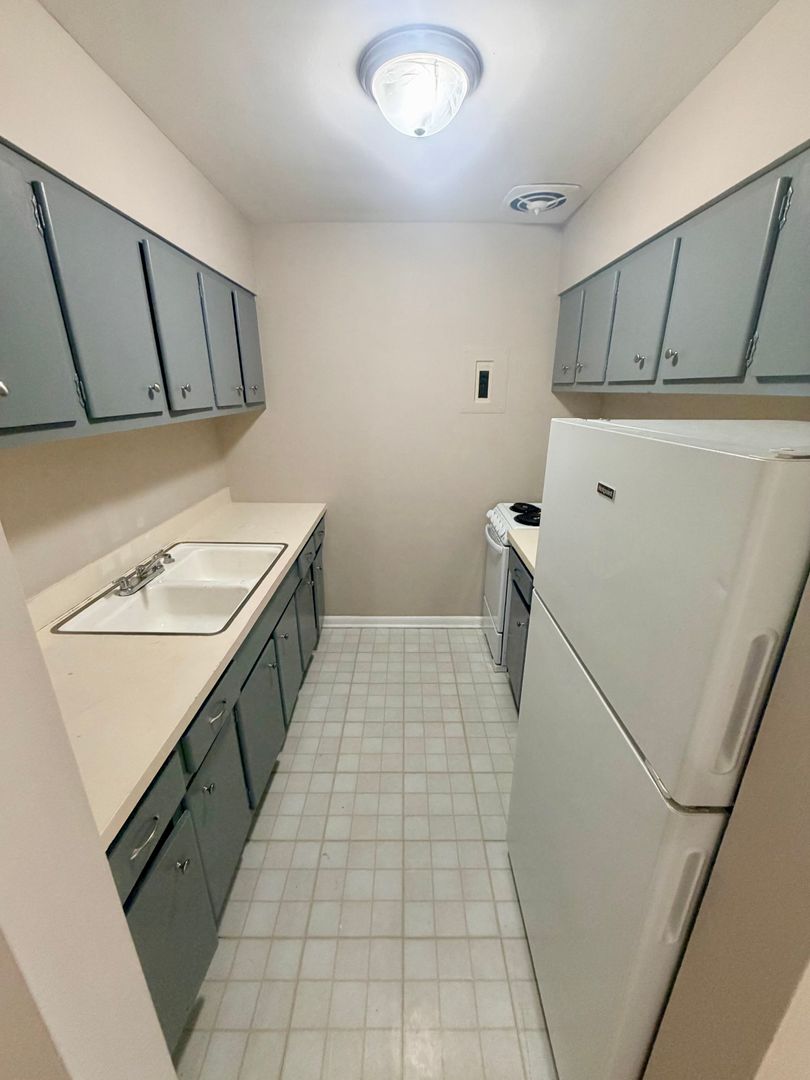 Lexington Condo: 1568 Alexandria Drive