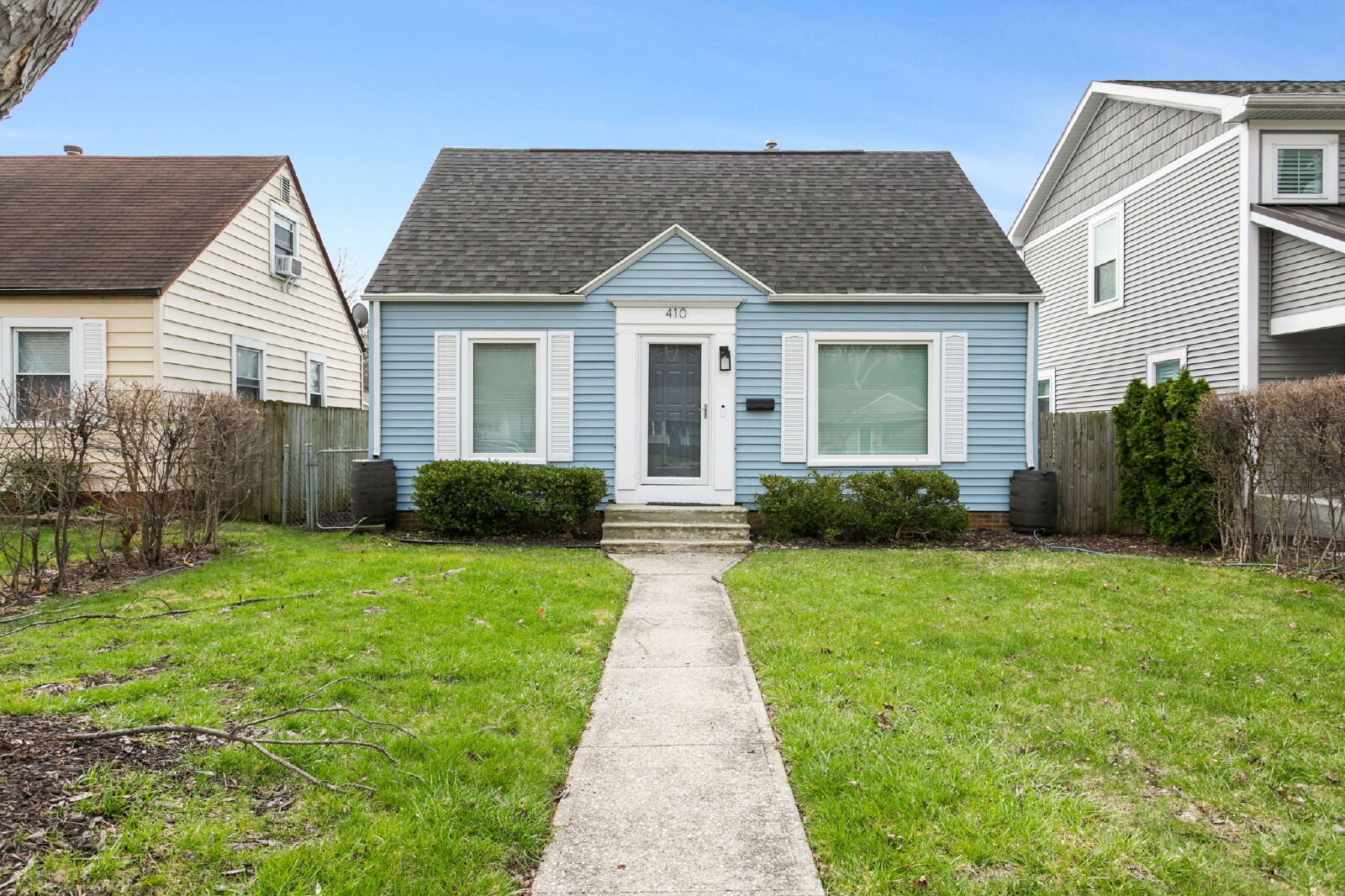 South Bend House: 410 West Angela Boulevard