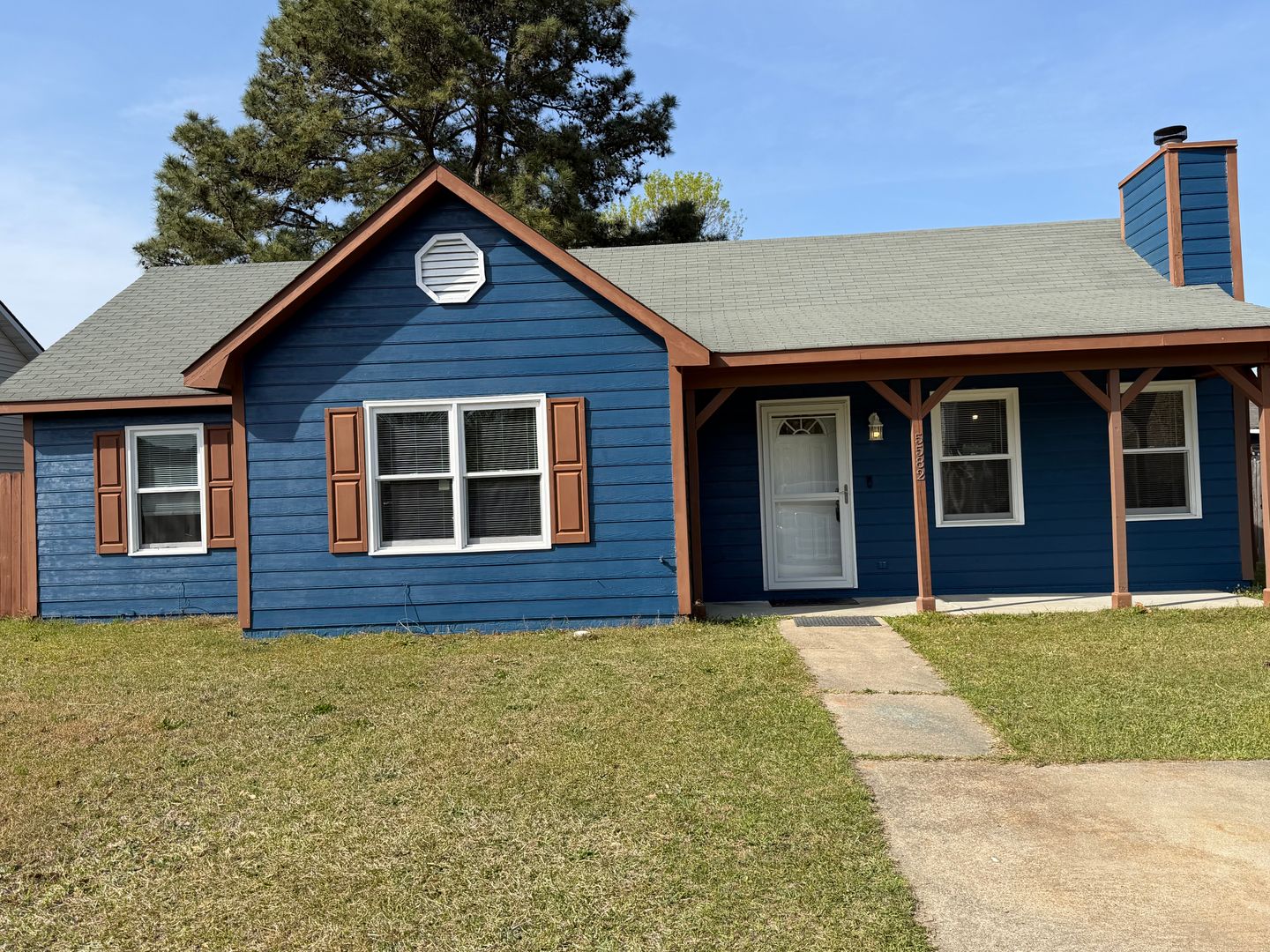 Fayetteville House: 5582 Windy Knoll Pl