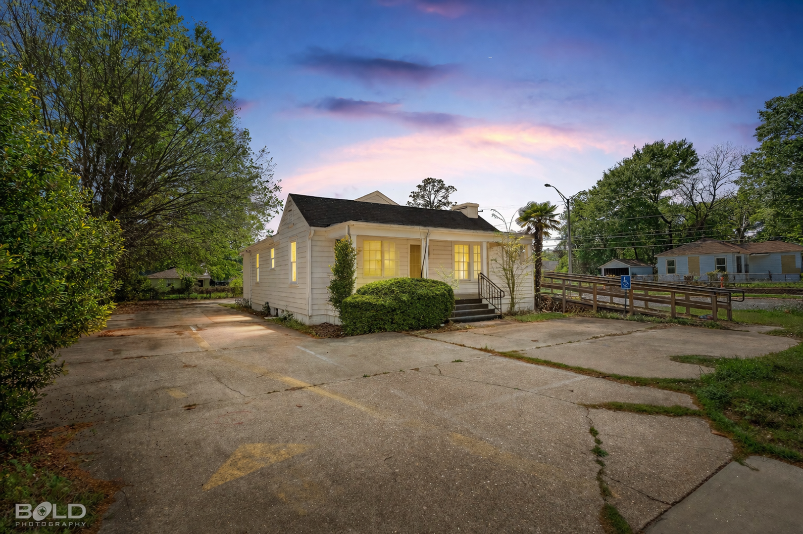 Shreveport Condo: 2661 Murray St