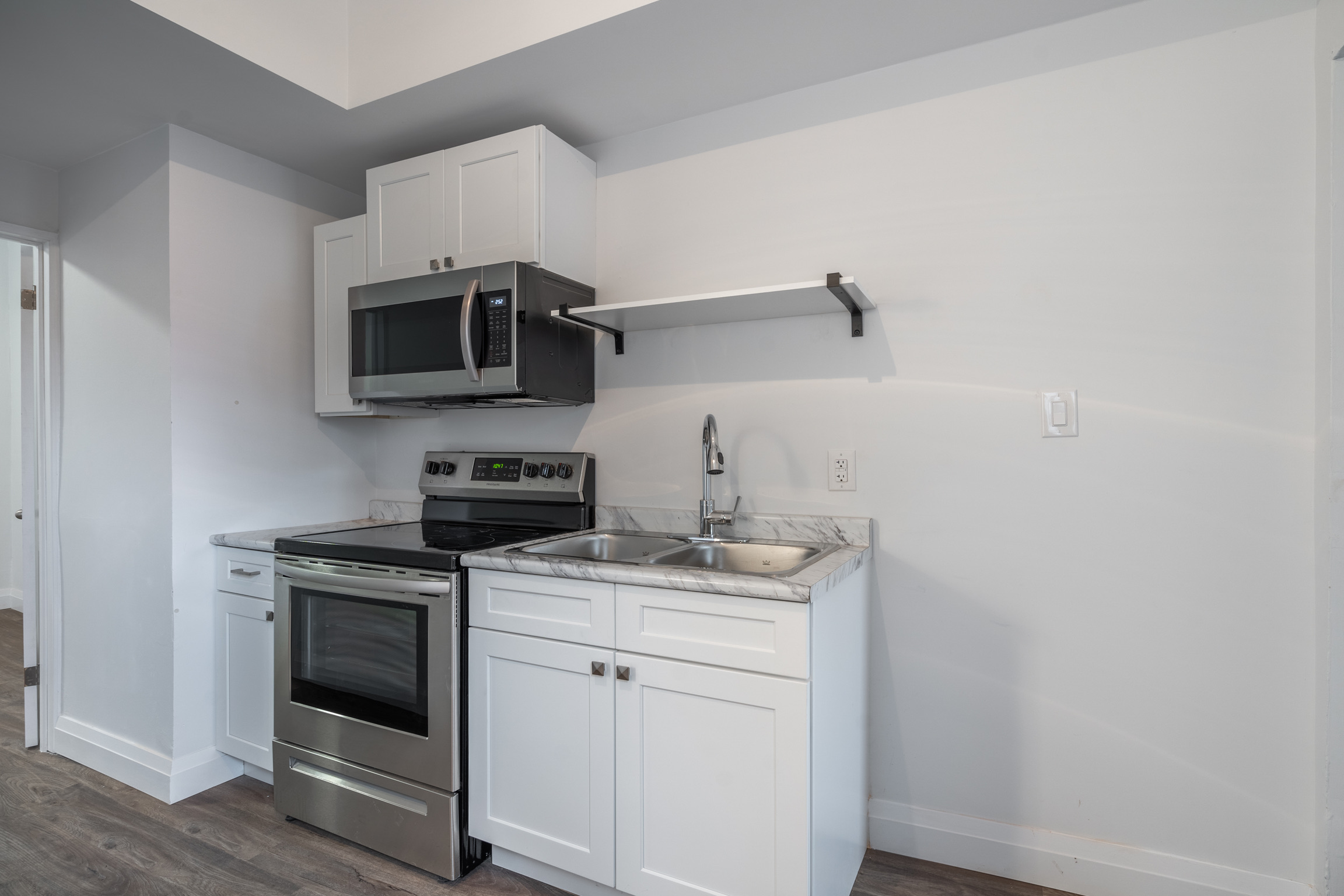 Hamilton Condo: 524 King St East