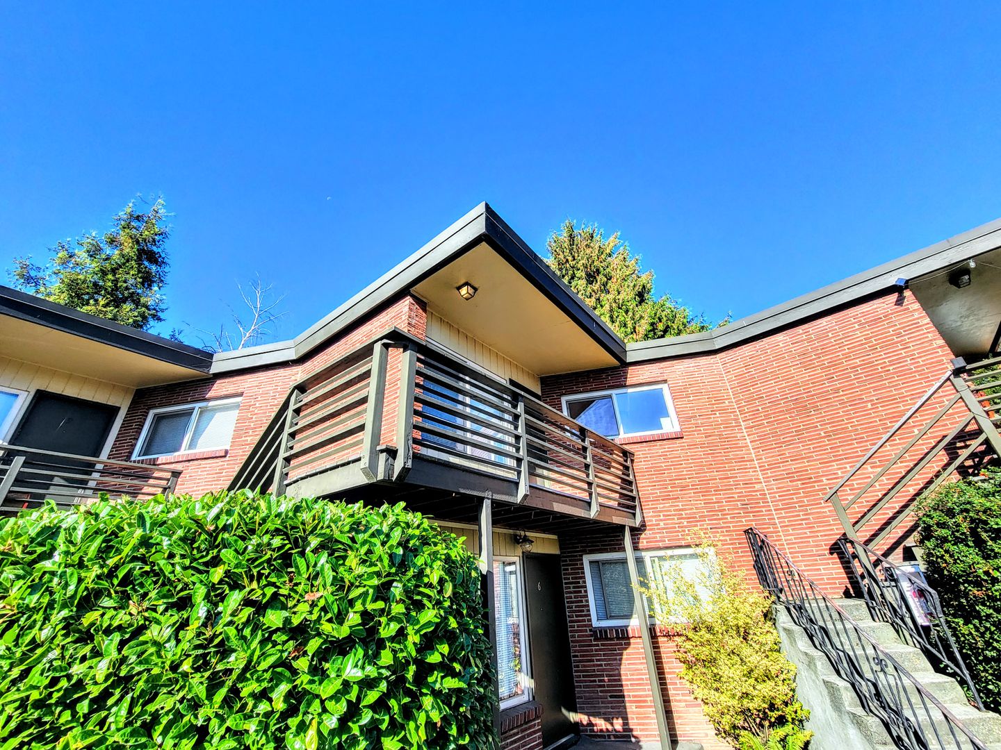 Seattle Condo: 3261 Fuhrman Ave E