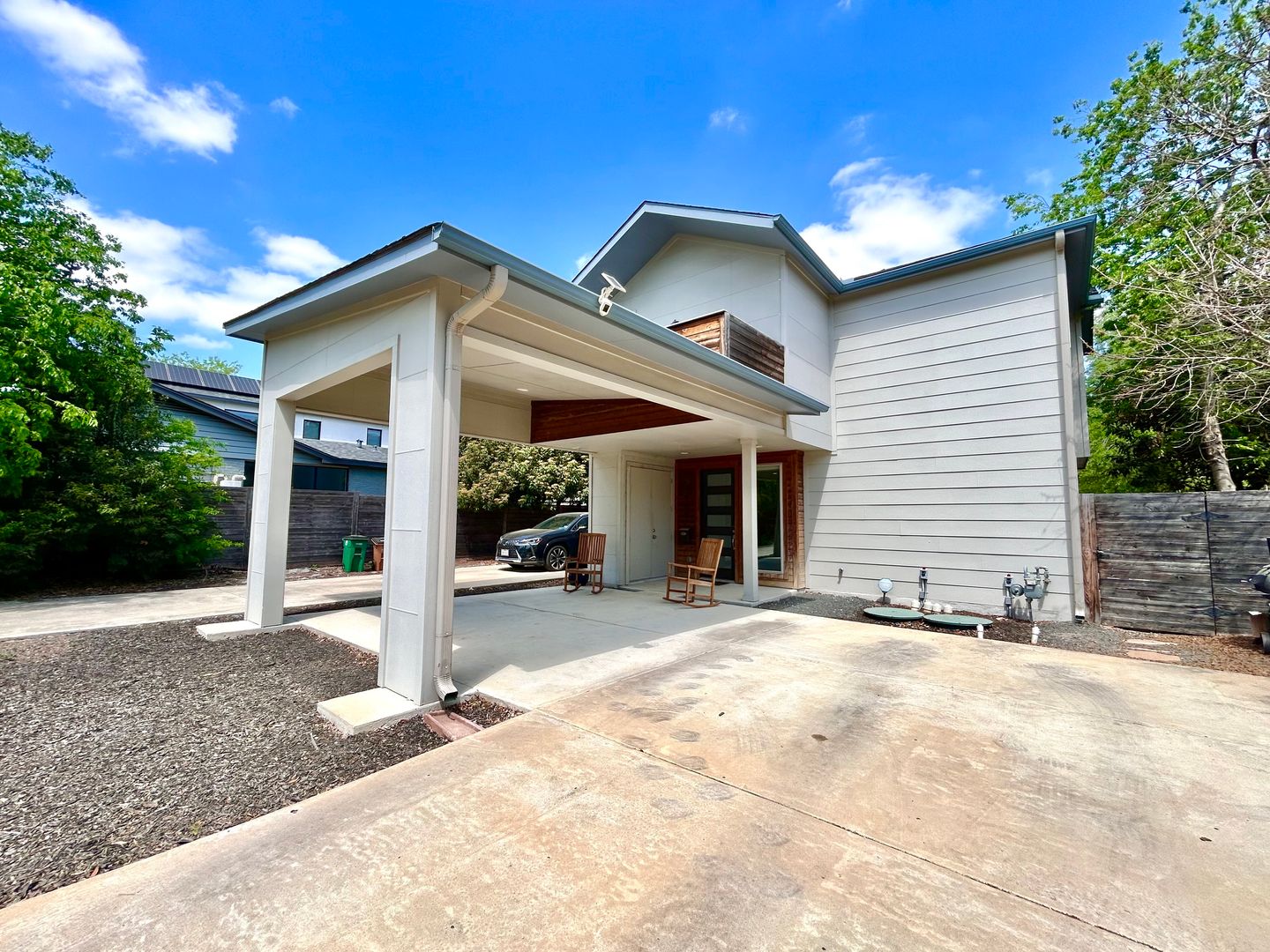 Austin House: 930 E 54th Street