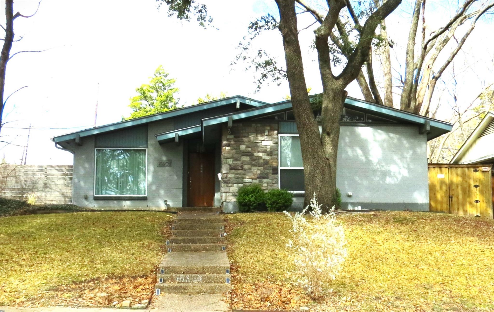 Dallas House: 10505 Swallow Lane, Dallas, Texas 75218