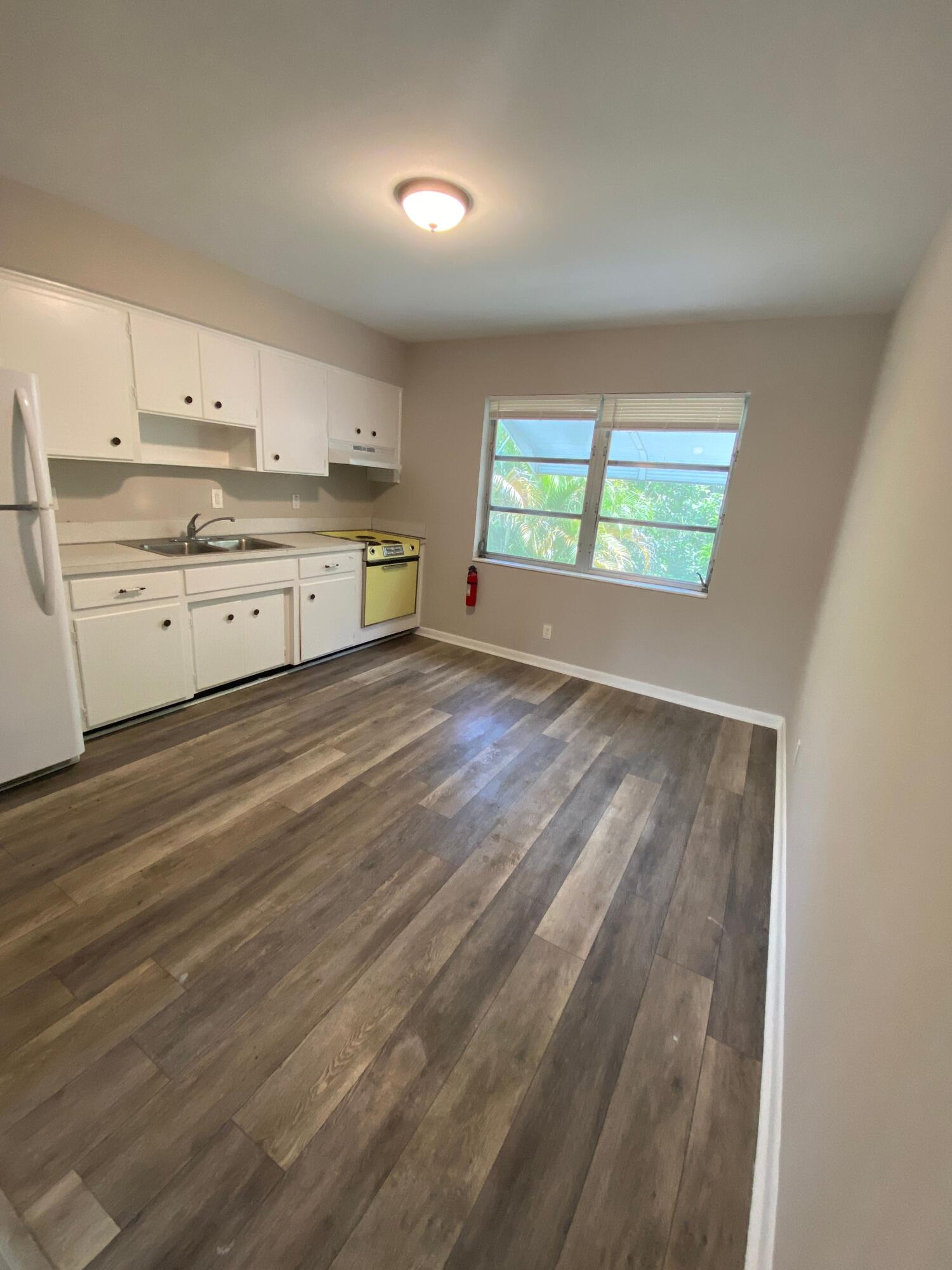 North Palm Beach Condo: 612 Prosperity Farms Road