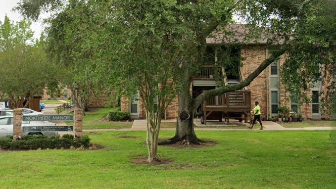Angleton Condo: 1741 East Henderson Road