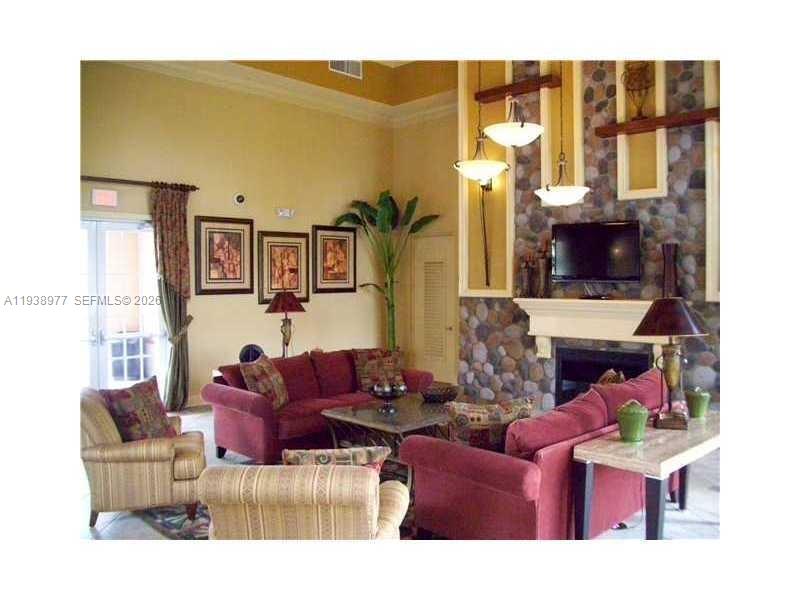 Pembroke Pines Condo: 917 Southwest 147th Avenue