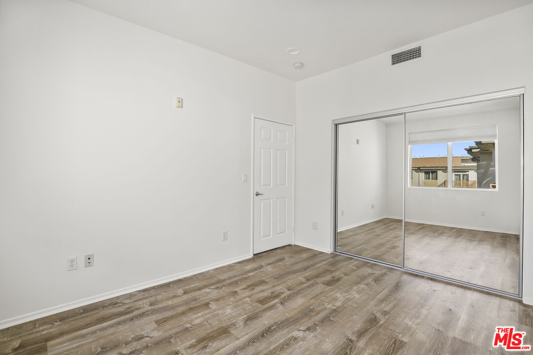 Playa Vista Condo: 13200 Pacific Promenade