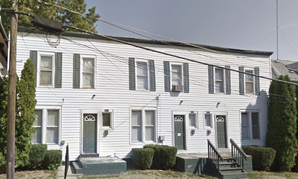 Freeport Condo: 508 W Pleasant St