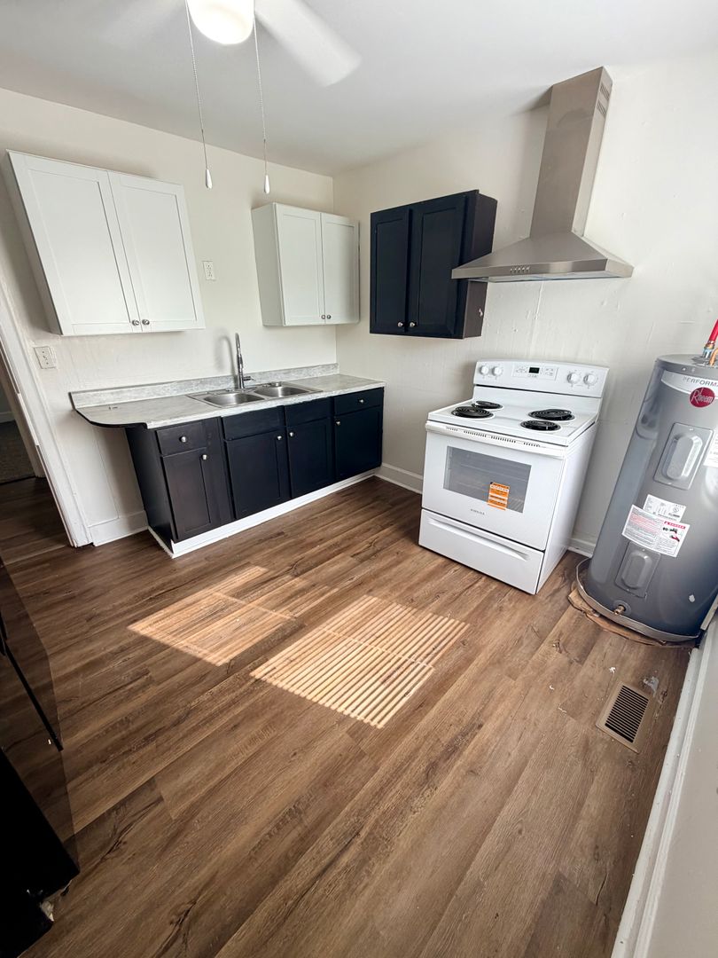 Lexington House: 704 Jackson Street (Z1)