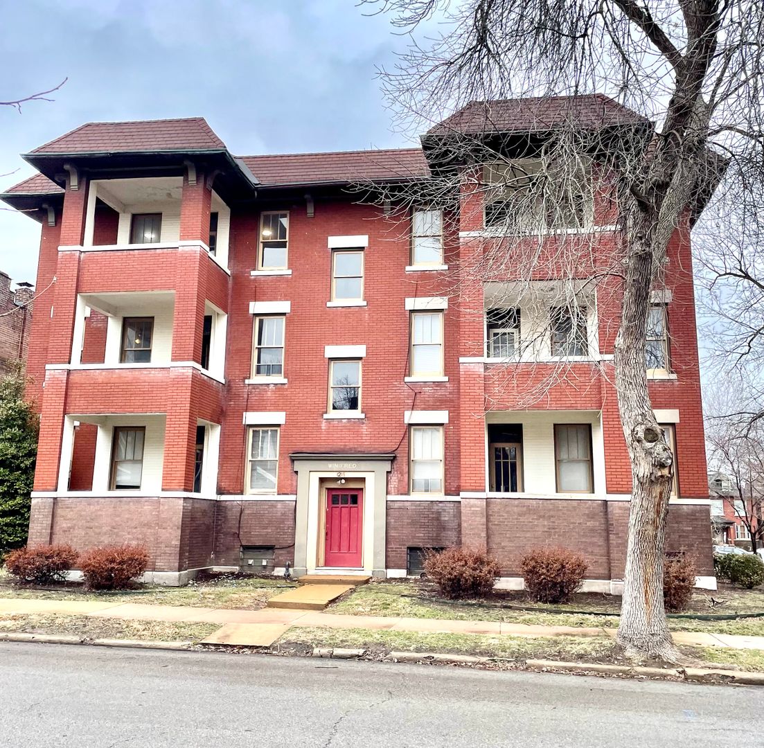 St. Louis Condo: 4205 Botanical Ave.