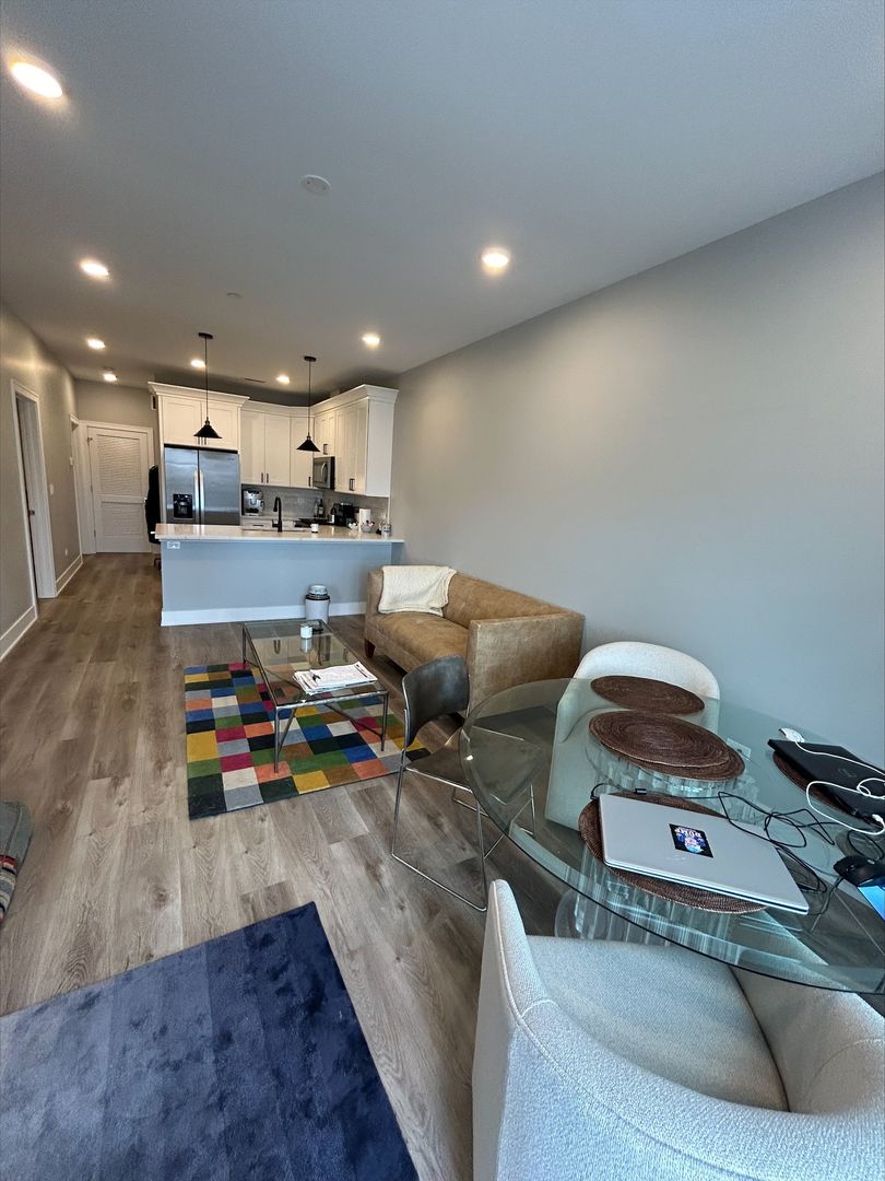 Chicago Condo: 3118 N Greenview