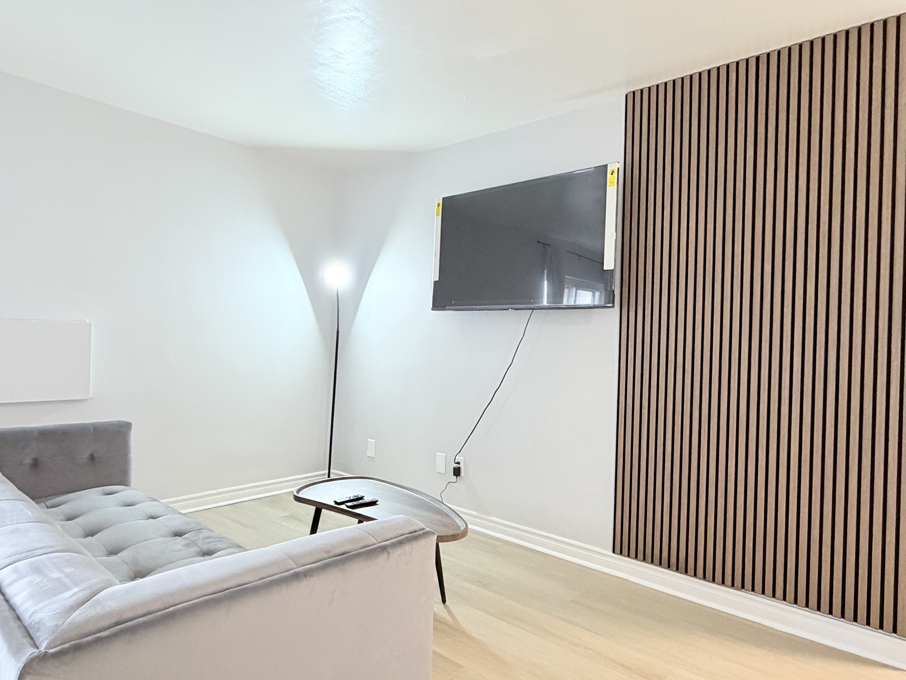 Windsor Condo: 1980 Wyandotte St W