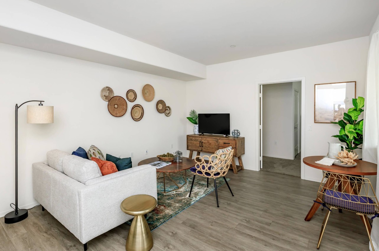 Ontario Apartment: 840 S Magnolia Ave.