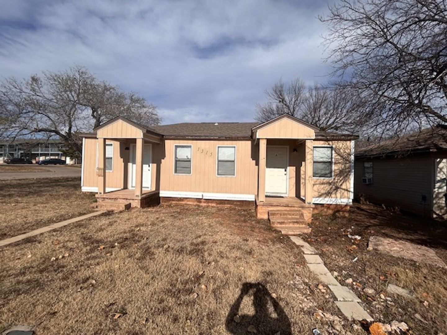 Lawton House: 1315 SW E Ave