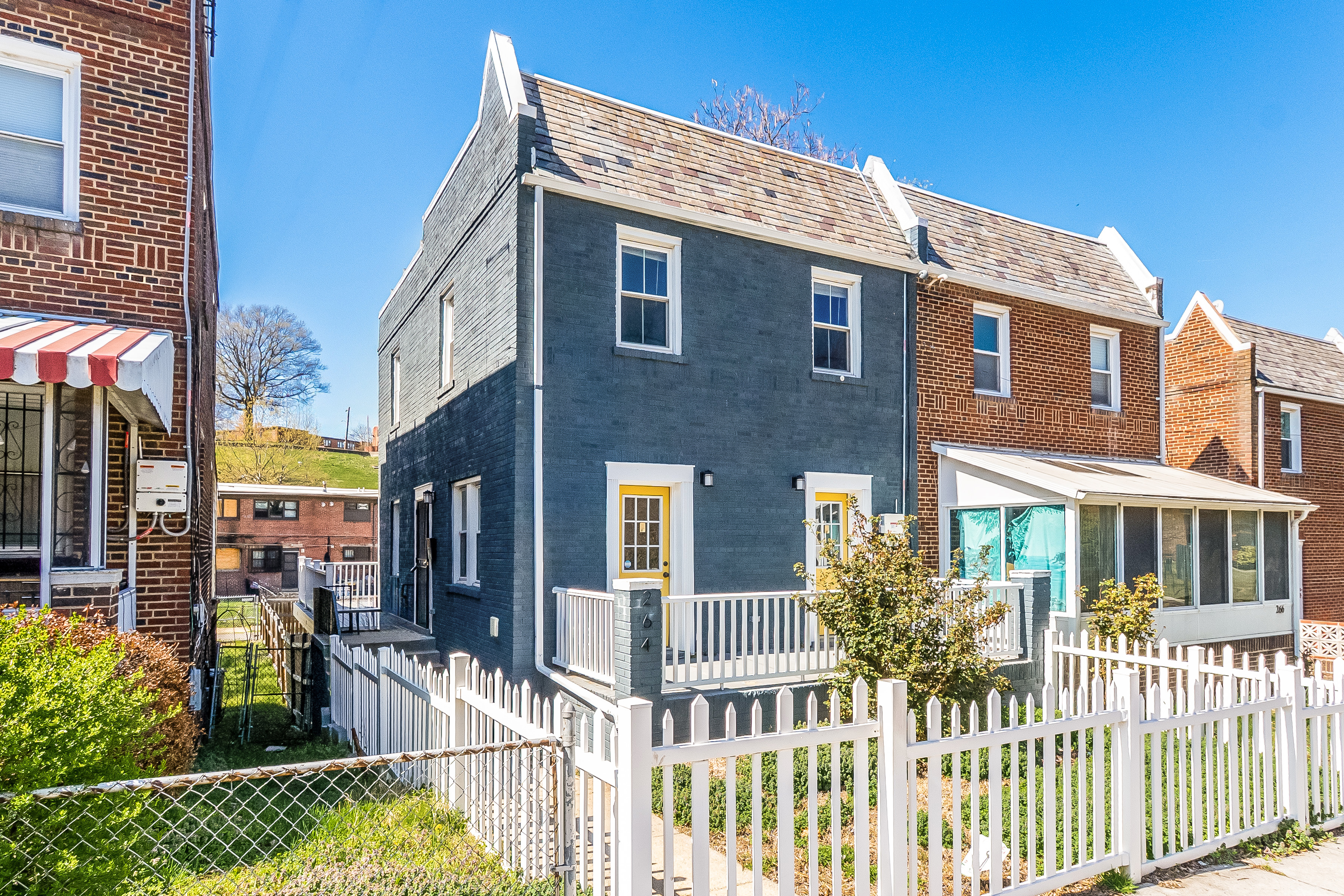 Washington House: 264 Division Ave NE