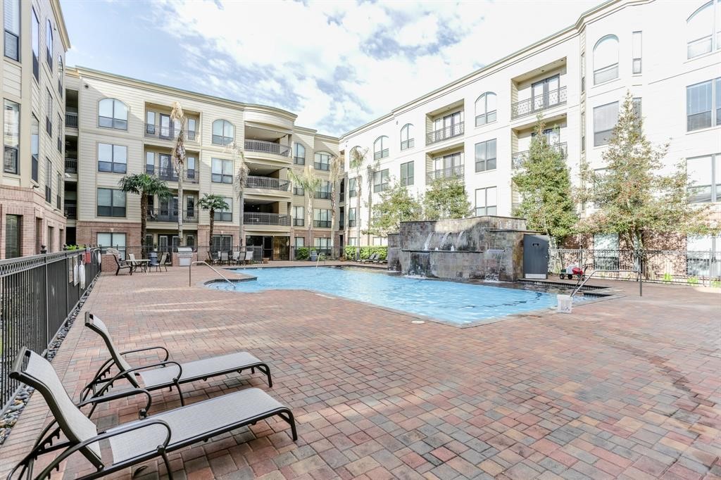Sugar Land Condo: 2299 Lone Star Drive