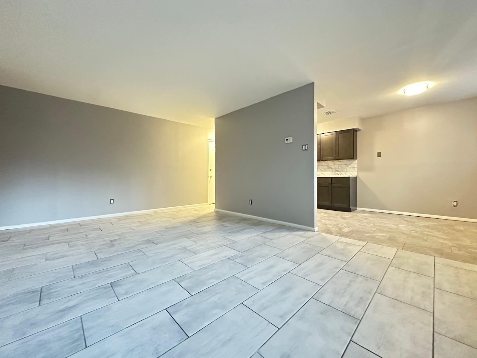 Philadelphia Apartment: 8410 Bustleton Ave