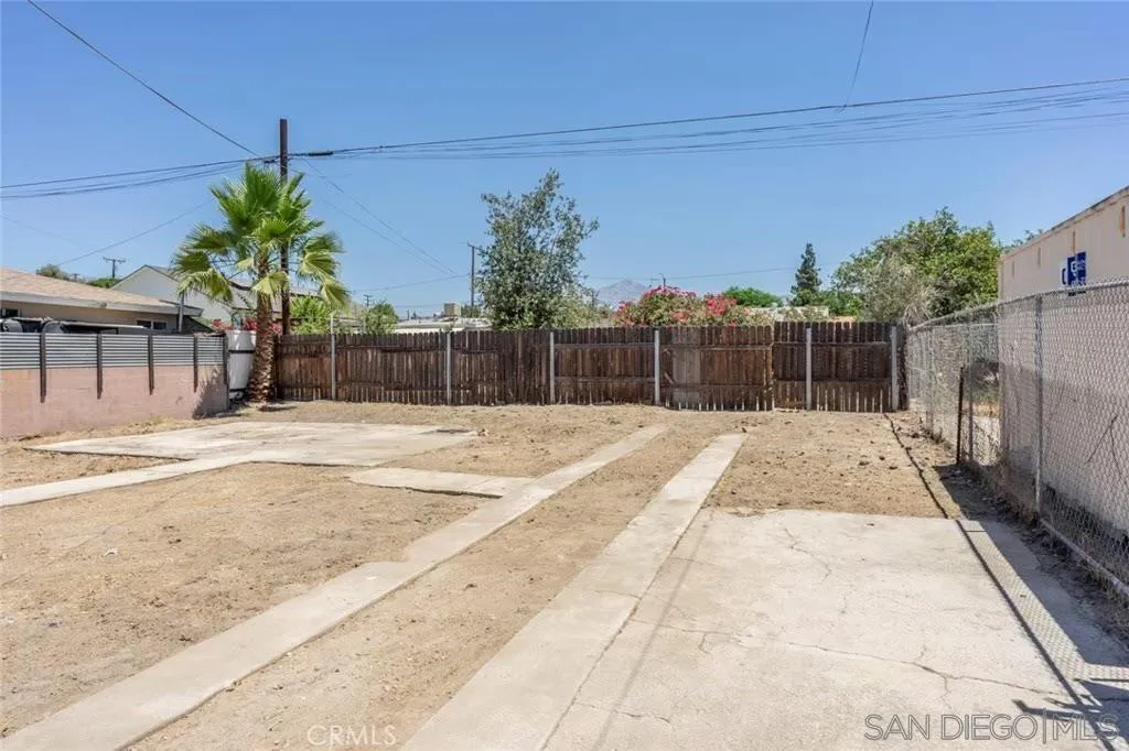 Redlands Condo: 1218 6th Street