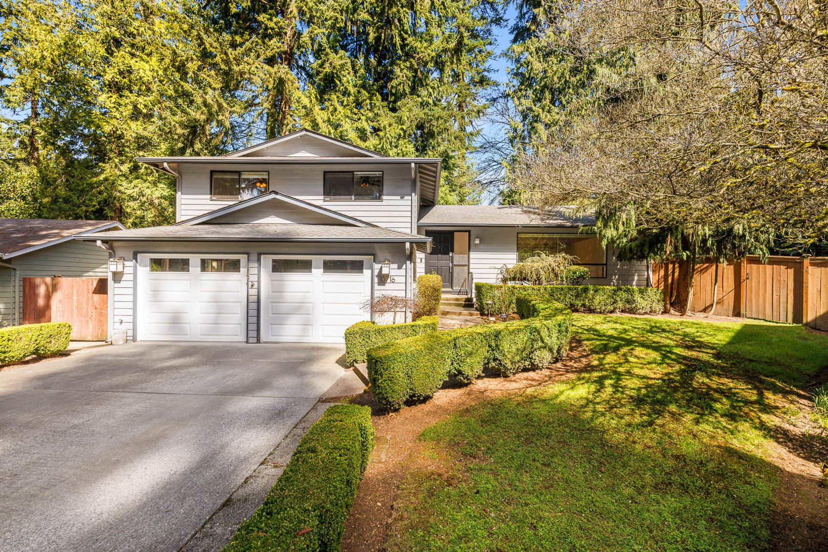 Kirkland House: 10716 NE 144th Ct