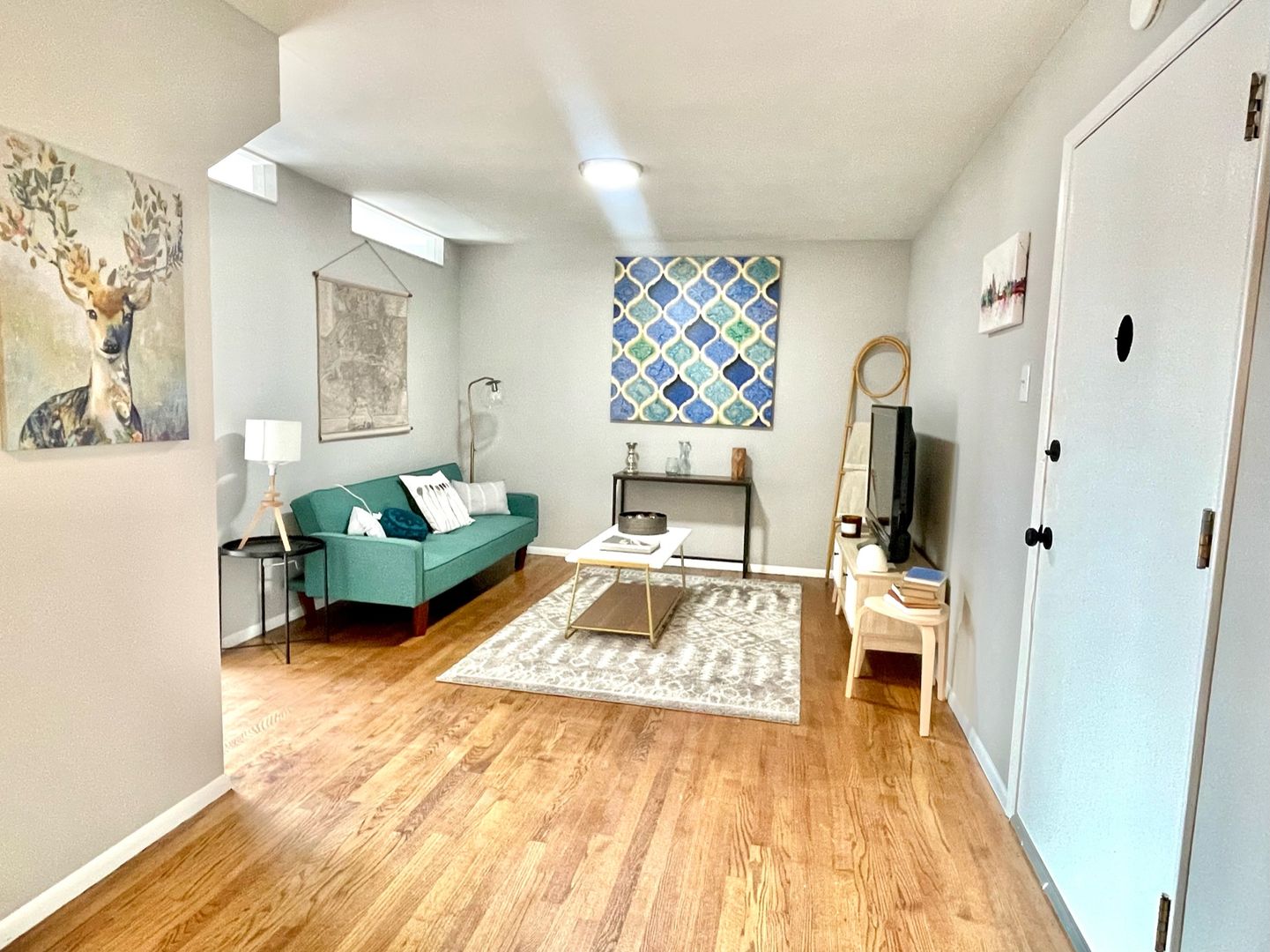 St. Louis Condo: 5445 Chippewa St.