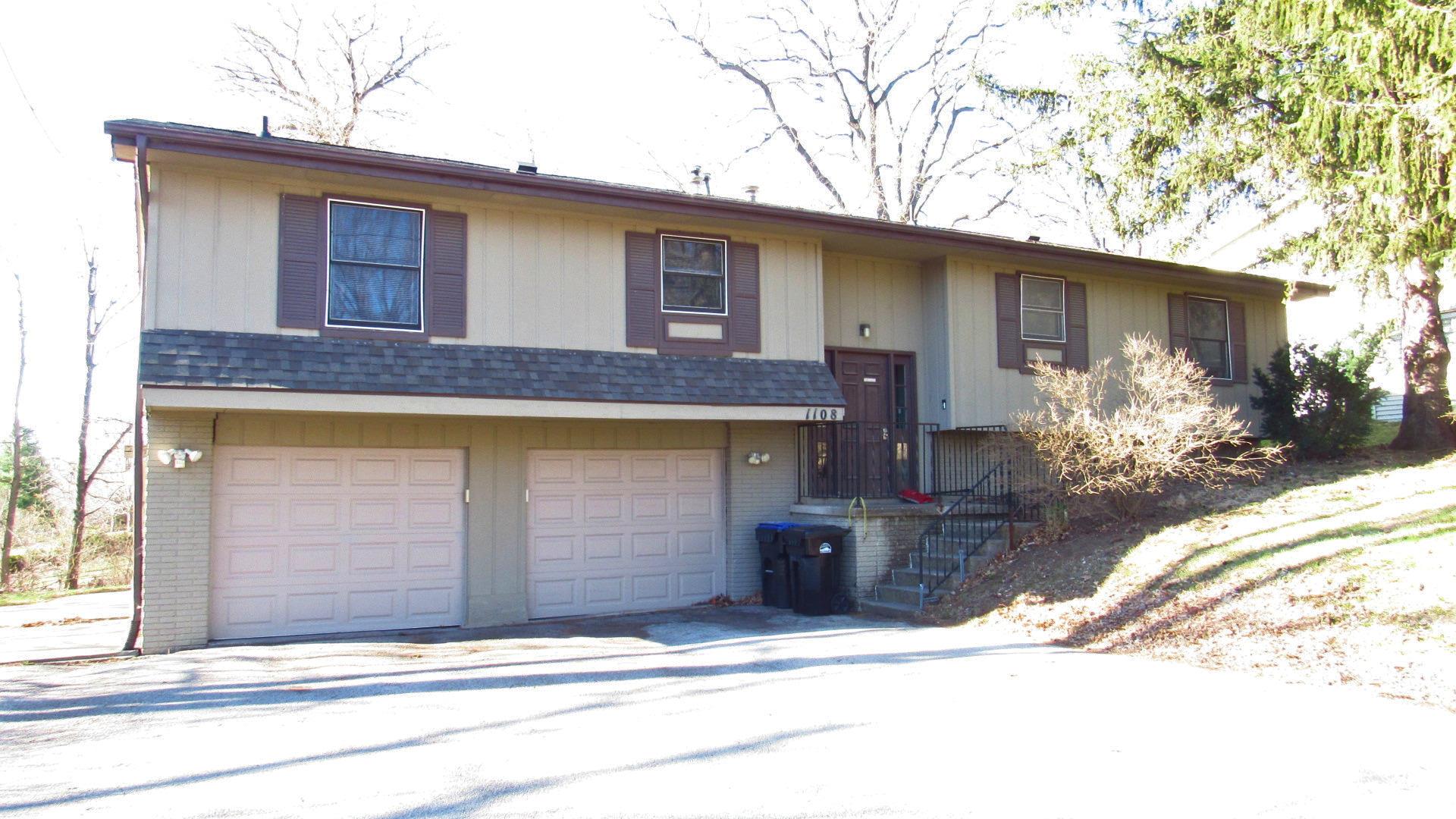 Coralville Condo: 1108 10th St