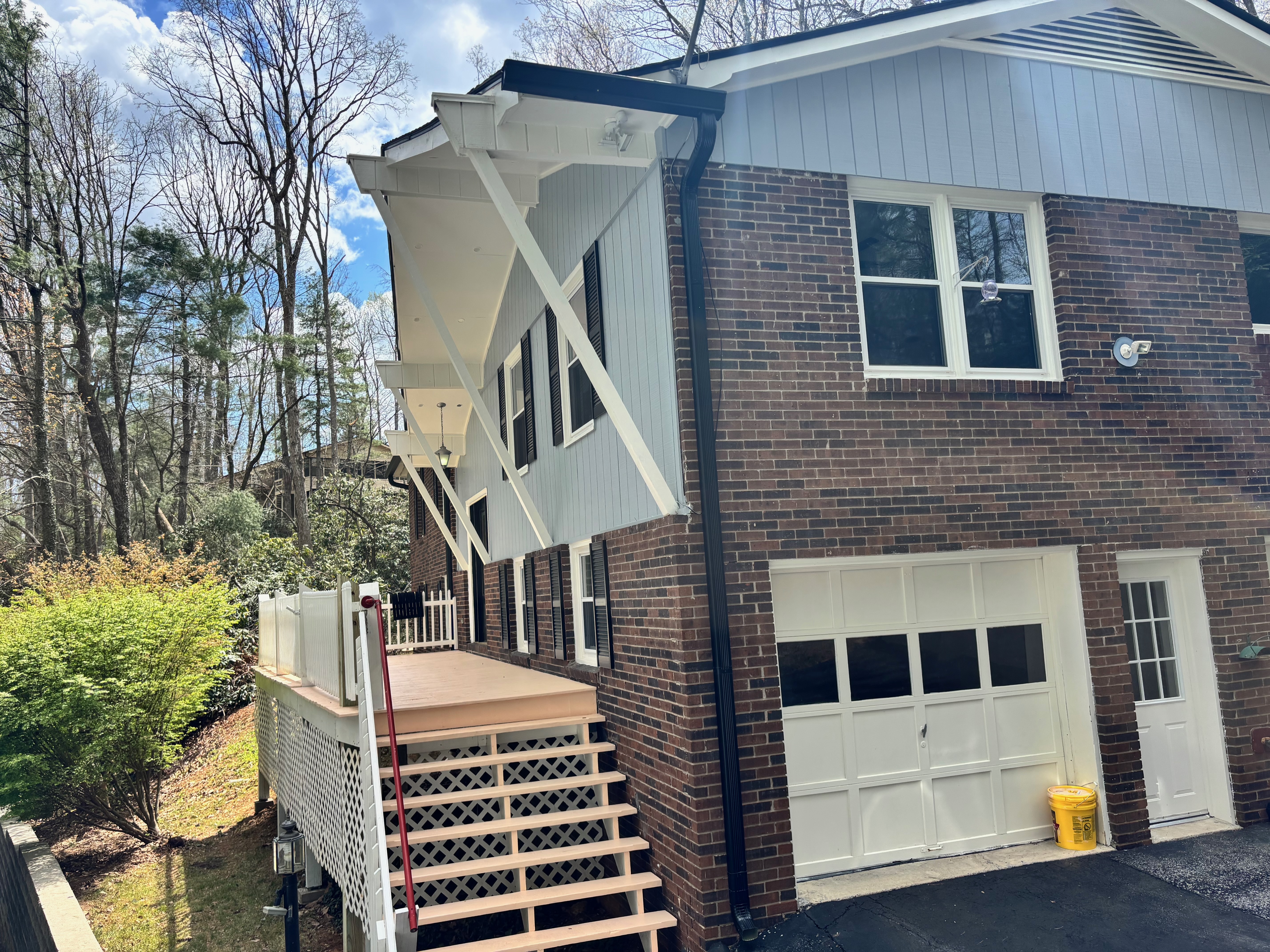 Hendersonville House: 190 Long John Drive