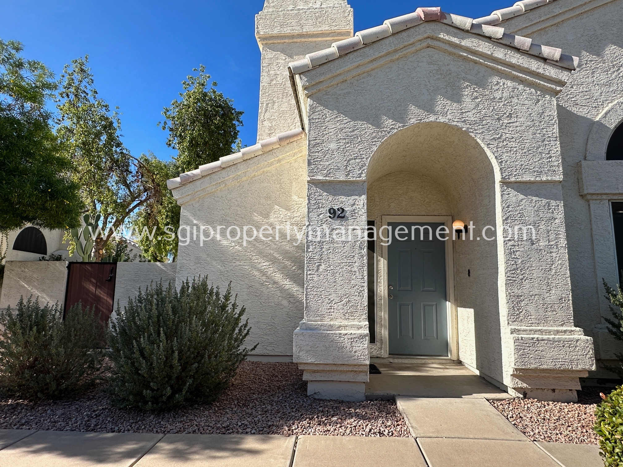 Chandler House: 2100 W Lemon Tree Pl