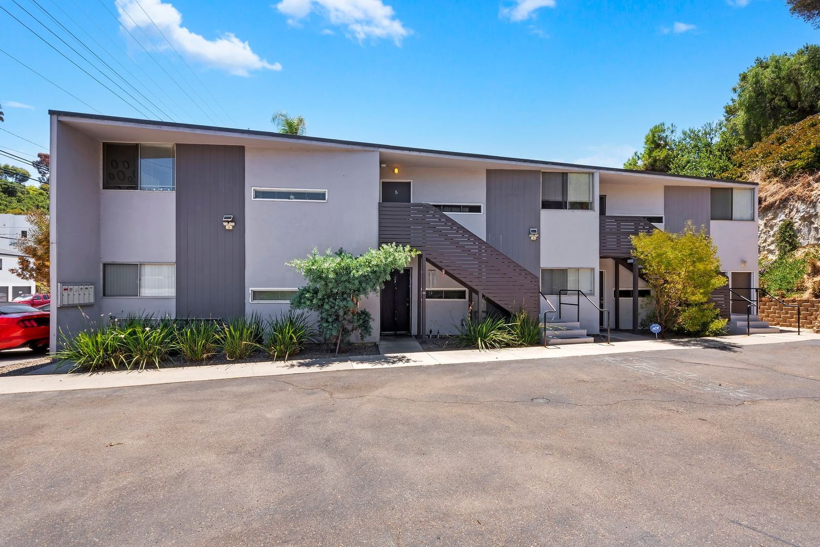 San Diego Condo: 3360 Reynard Way