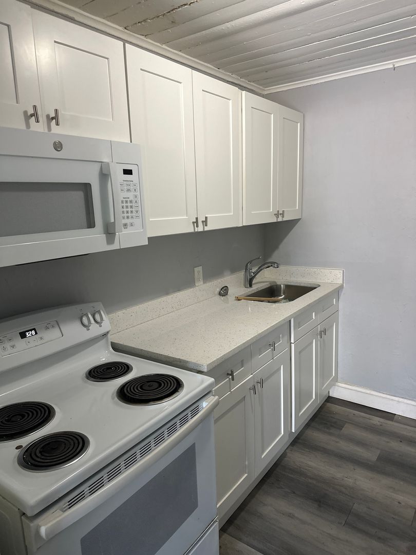 West Palm Beach Condo: 1016 Douglass Ave.