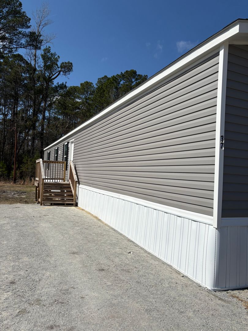 Hubert House: 127 Hubert Blvd